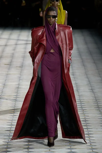 Look 19